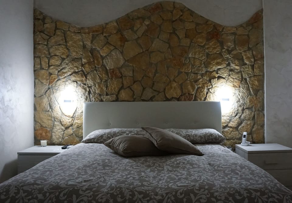 Romantic Room, 1 Bedroom, City View (Umberto I) | Frette Italian sheets, premium bedding, down comforters