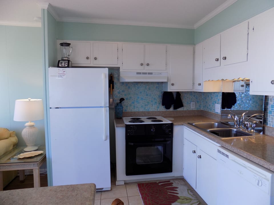 Fully equipped kitchen for your cooking needs Microwave, blender, crock pot, etc