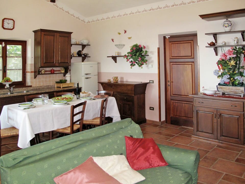 Room, Furniture, Property, Interior Design, Building, Wall, Floor, House, Bedroom, Real Estate