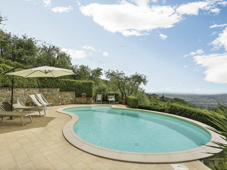 Water, Cloud, Sky, Water Resources, Property, Swimming Pool, Plant, Azure, Tree, Shade