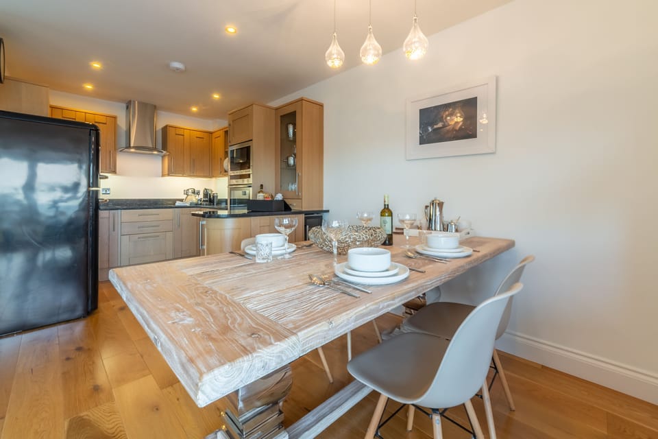 5 Four Seasons, Carbis Bay. First floor: The fully-equipped kitchen area