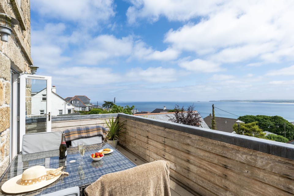 Welcome to 5 Fernhill, Carbis Bay