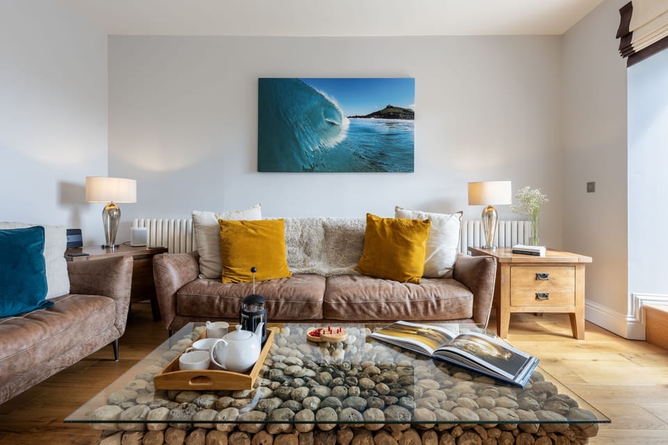 5 Fernhill, Carbis Bay:  Snuggle up on the sofa, should you be kept inside by the weather