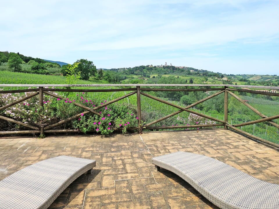 Sky, Cloud, Plant, Plant Community, Natural Landscape, Fence, Tree, Land Lot, Outdoor Furniture, Shade