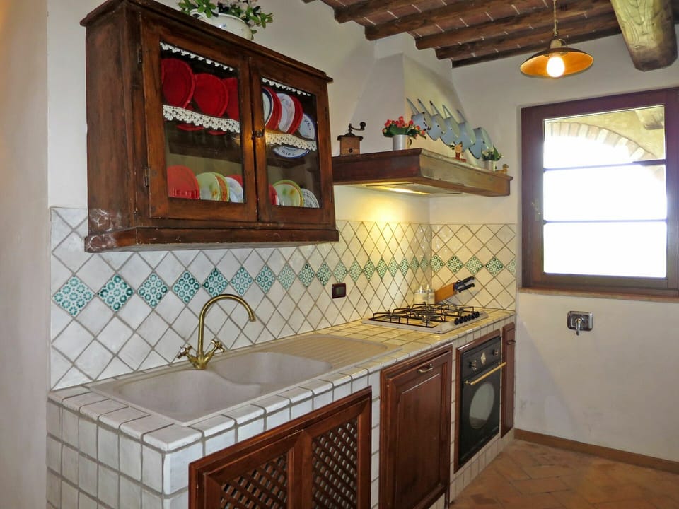 Countertop, Room, Property, Cabinetry, Furniture, Kitchen, Sink, Building, Interior Design, Tile