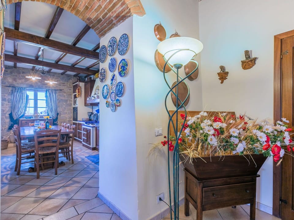 Picture Frame, Furniture, Property, Table, Plant, Azure, Wood, Interior Design, Flower, Houseplant