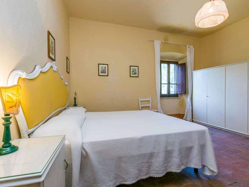 Property, Photograph, Furniture, Building, Green, Window, Comfort, Shade, Interior Design