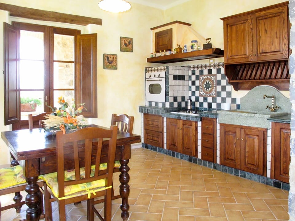 Room, Property, Furniture, Building, Kitchen, Cabinetry, House, Home, Floor, Interior Design