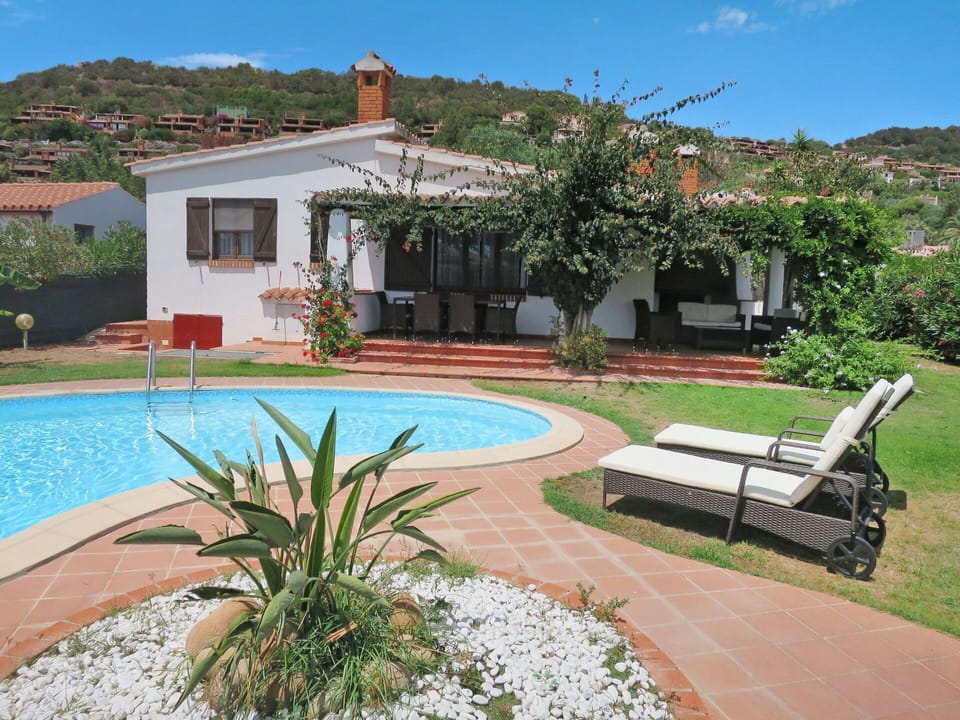 Property, Home, House, Building, Real Estate, Swimming Pool, Estate, Backyard, Residential Area, Villa