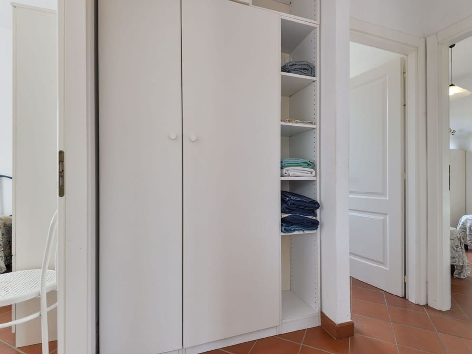 Wood, Cabinetry, Floor, Building, Flooring, Shelving, Hardwood, Real Estate, House