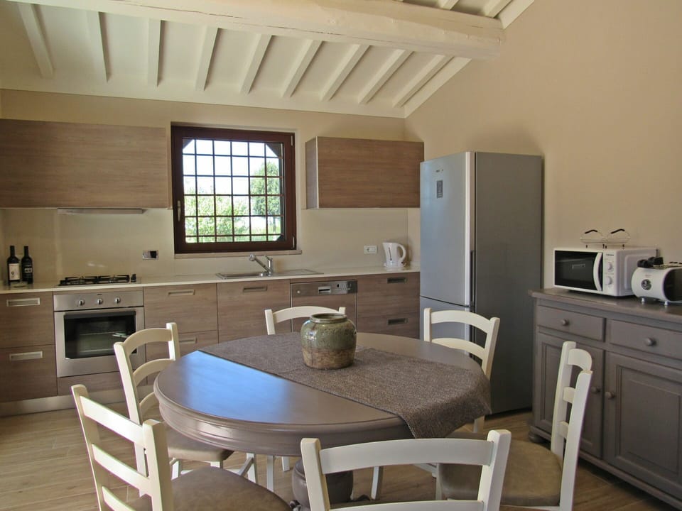 Room, Furniture, Property, Building, Floor, Interior Design, House, Kitchen, Ceiling, Table