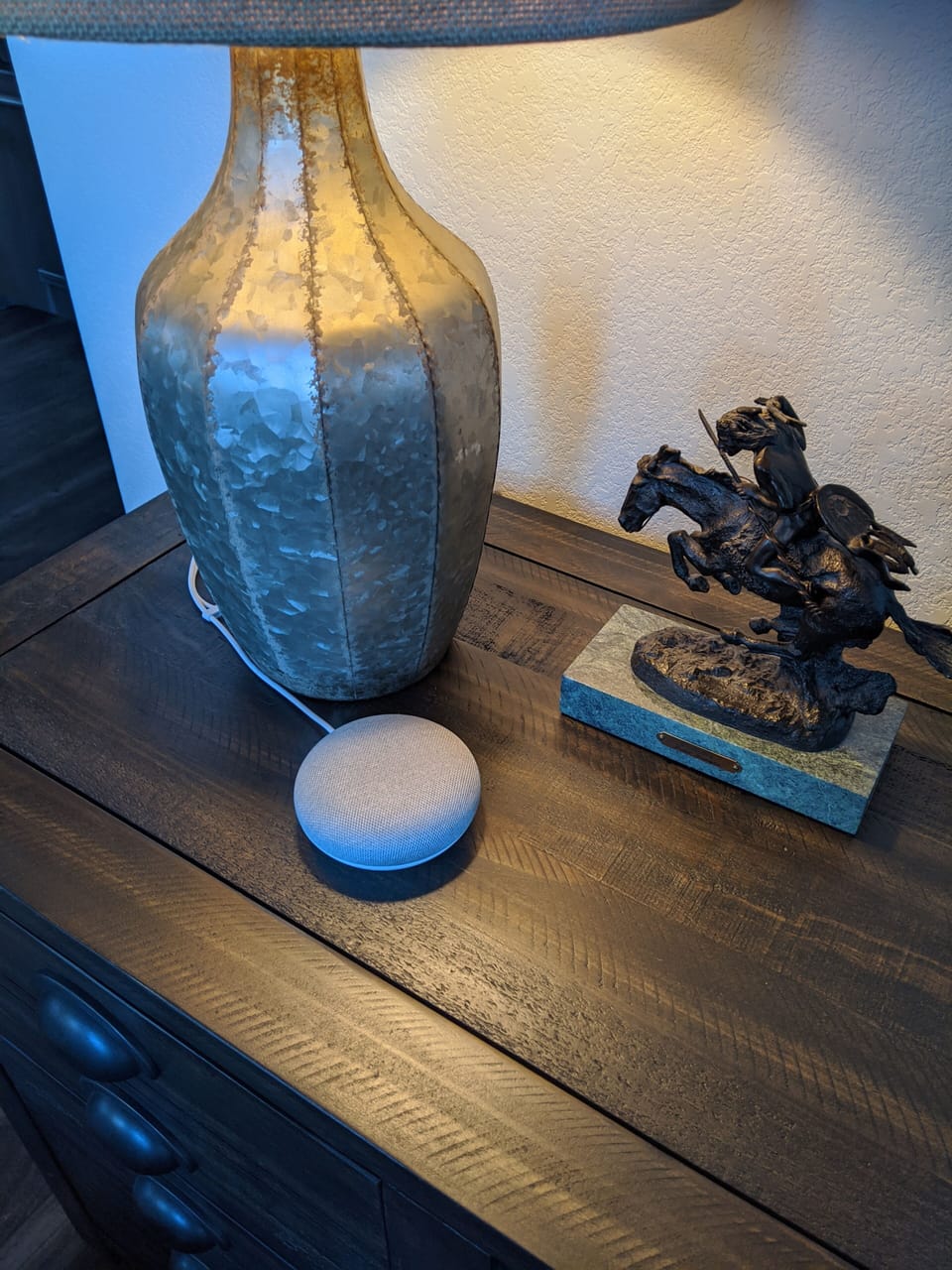 Google assistant for any questions or play music, just say: "Hey Google"!!