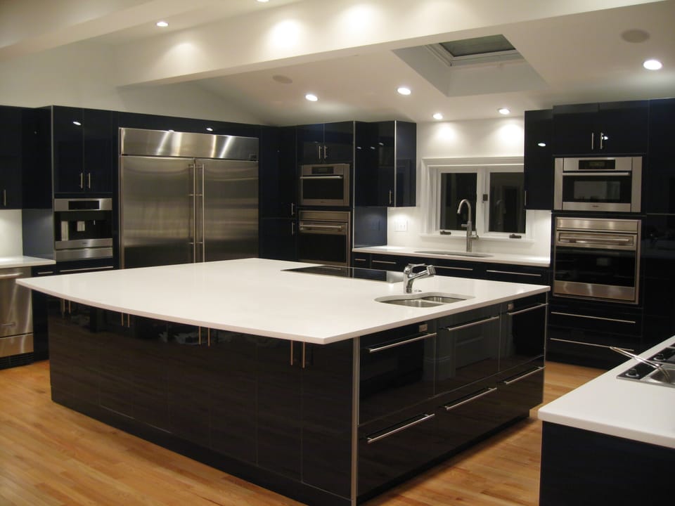 Thumbs-up to a throw down in your Master Kitchen!