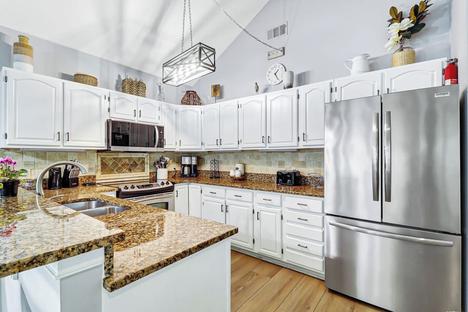 10 Egret Kitchen