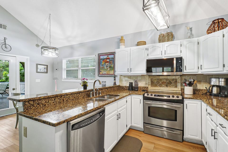10 Egret Kitchen