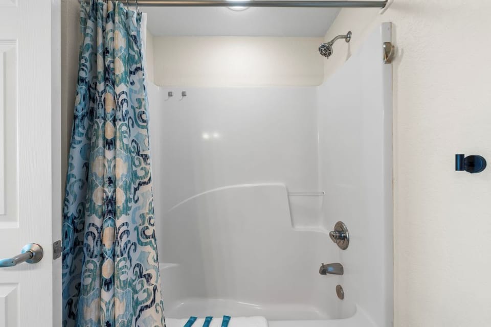 15 Crystal Shores West 1007 Primary Bathroom