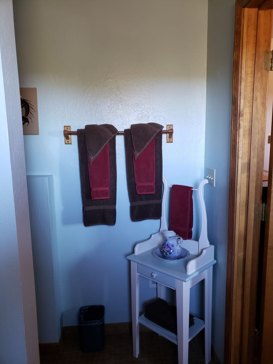 Anasazi Room | Bathroom amenities | Hair dryer, towels, soap, shampoo