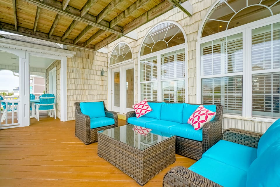 Canal side deck.
