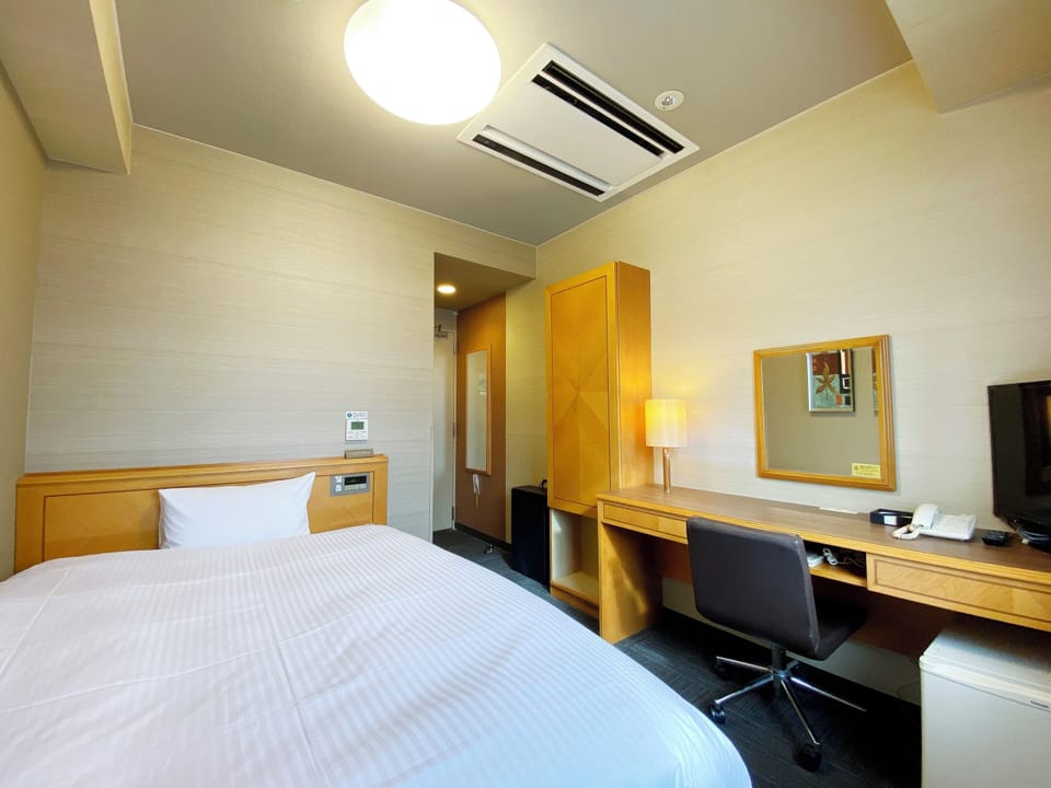 Desk, free WiFi, bed sheets