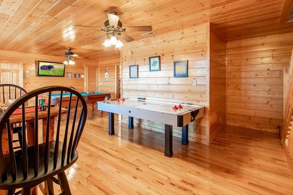 Smoky Mountain Mansion's game room