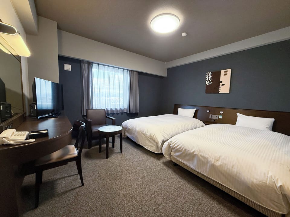 Comfort Twin Room, Multiple Beds, Non Smoking | Desk, free WiFi, bed sheets