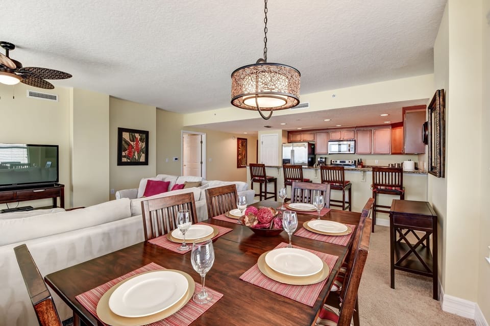Dining  Room - Kitchen 
