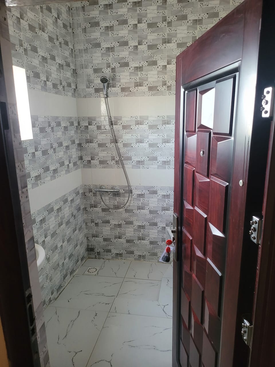 Shower, towels