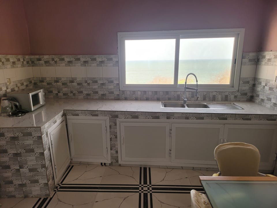 Comfort Apartment, 2 Bedrooms, Kitchen | Private kitchen | Fridge, microwave, stovetop, cookware/dishes/utensils