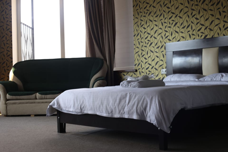 Free WiFi, bed sheets