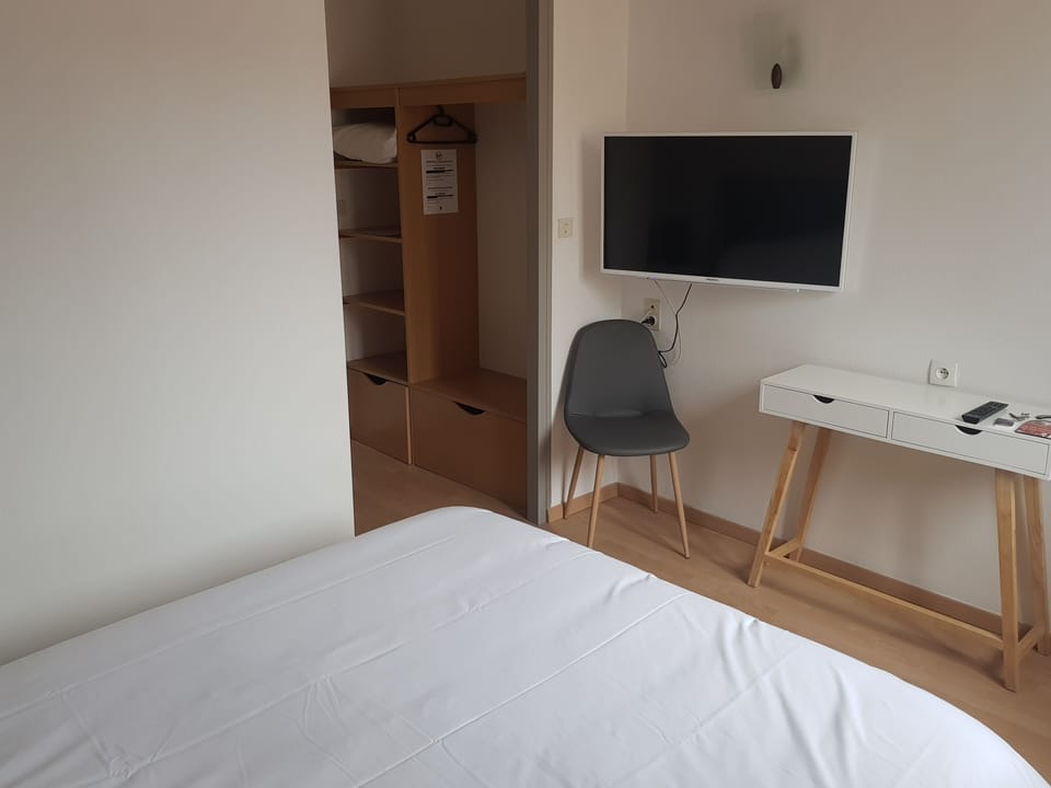 Standard Double Room | Individually decorated, individually furnished, desk, laptop workspace