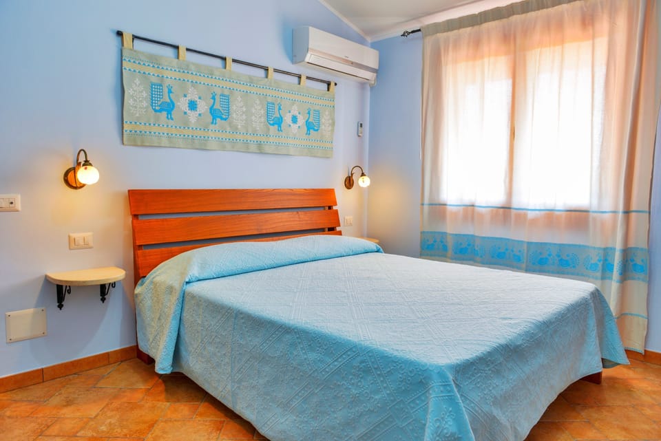 Double Room | In-room safe, desk, blackout drapes, soundproofing