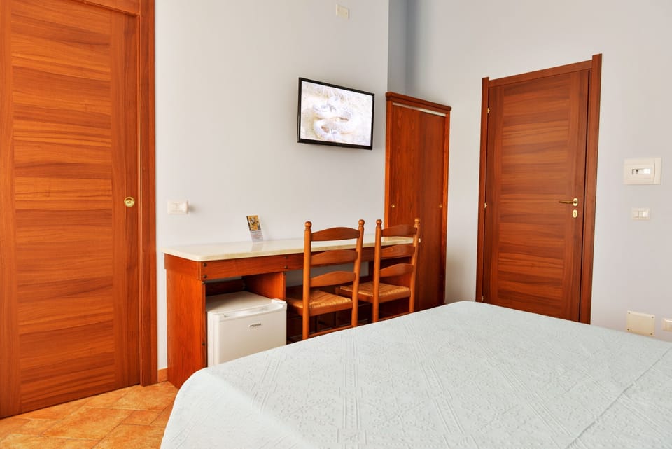 Double Room | In-room safe, desk, blackout drapes, soundproofing