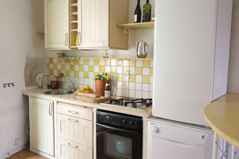 The kitchen can be extended with the outside eating area