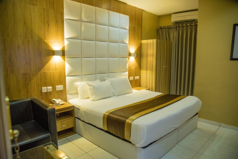 Executive Room, 1 Double Bed | Premium bedding, down comforters, memory foam beds, in-room safe