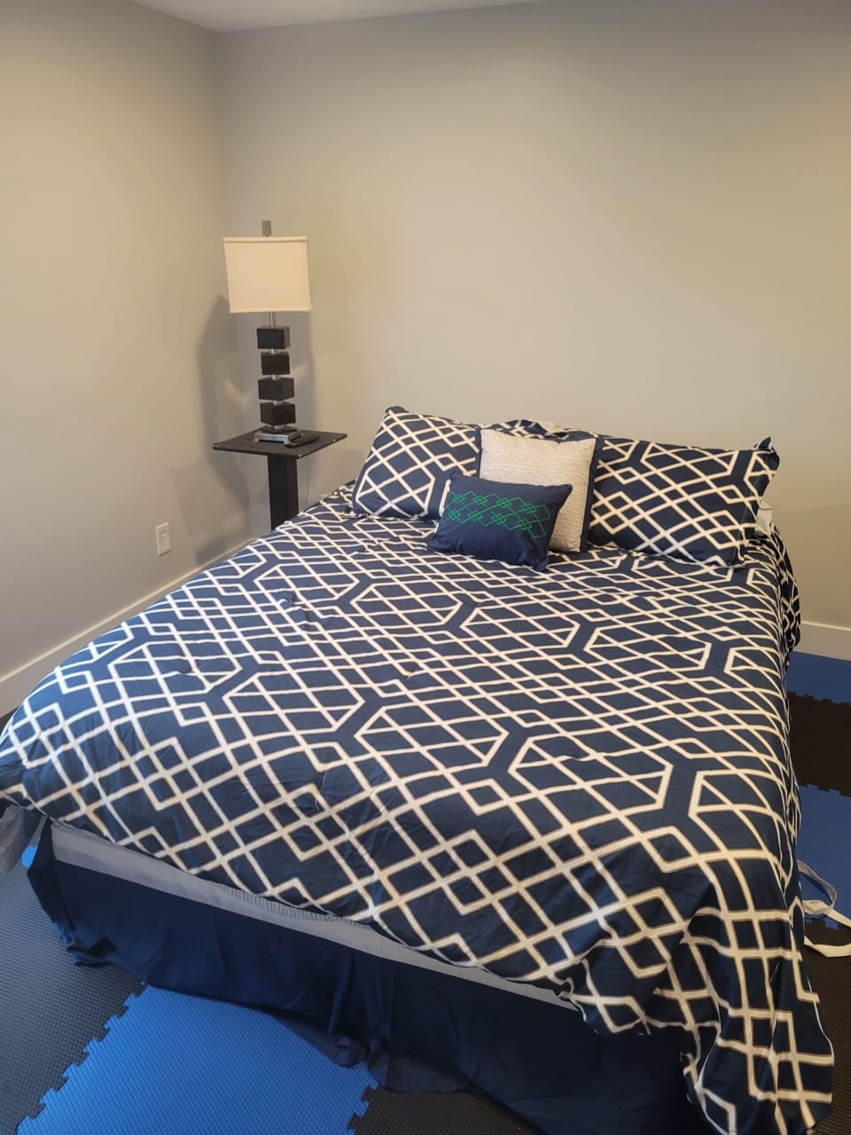 Second Bedroom (Queen)