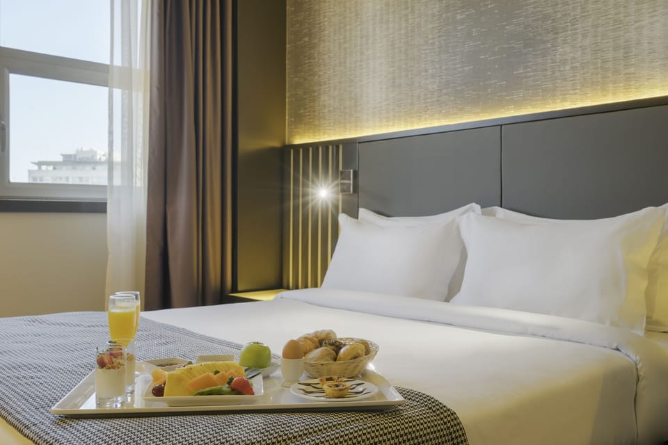 Family Double+Single | In-room safe, free WiFi, bed sheets