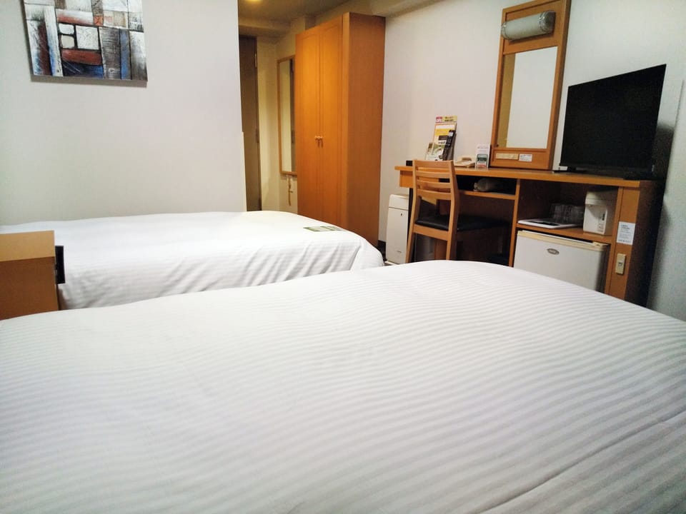 Free wired internet, bed sheets