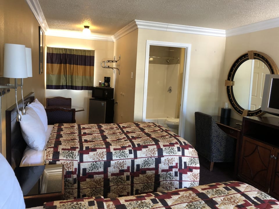 Deluxe Studio, 2 Double Beds, Non Smoking | Premium bedding, pillowtop beds, free WiFi