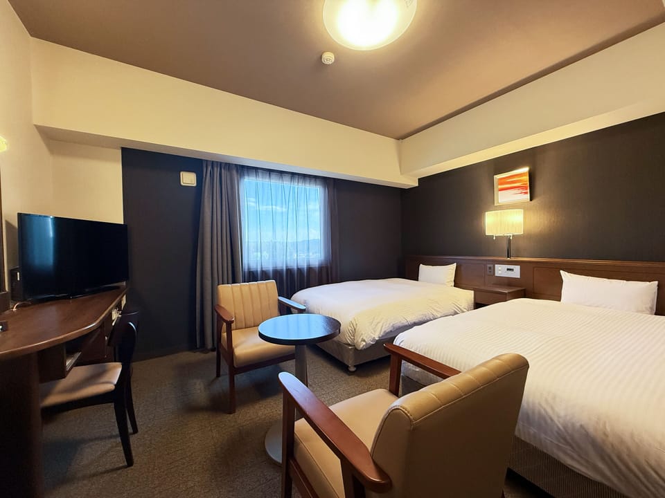 Desk, free WiFi, bed sheets
