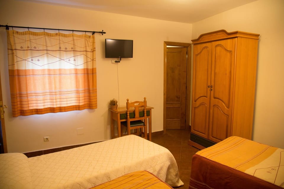 Desk, free cribs/infant beds, rollaway beds, free WiFi