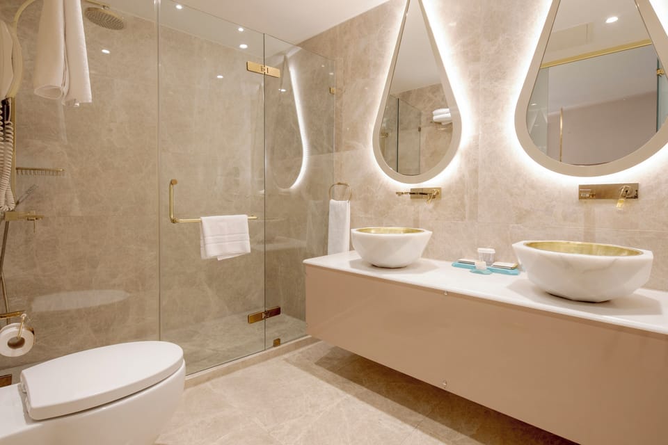 Loft (Room) | Bathroom | Shower, designer toiletries, hair dryer, bathrobes