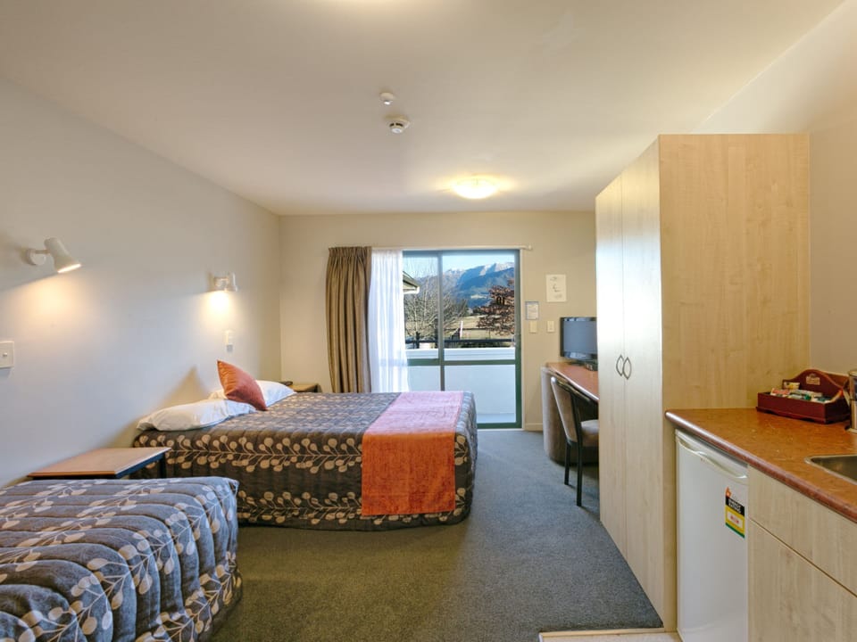 Twin/Triple Studio | Desk, blackout drapes, WiFi (free), bed sheets