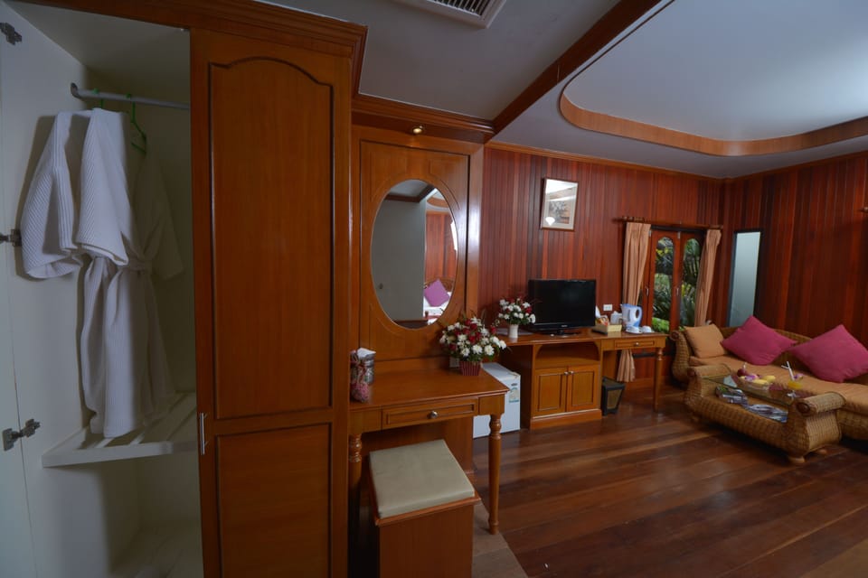 Superior Bungalow, Sea View | Room amenity