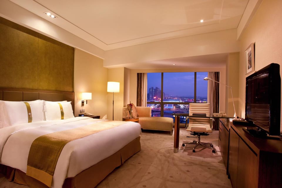 Minibar, in-room safe, desk, blackout drapes