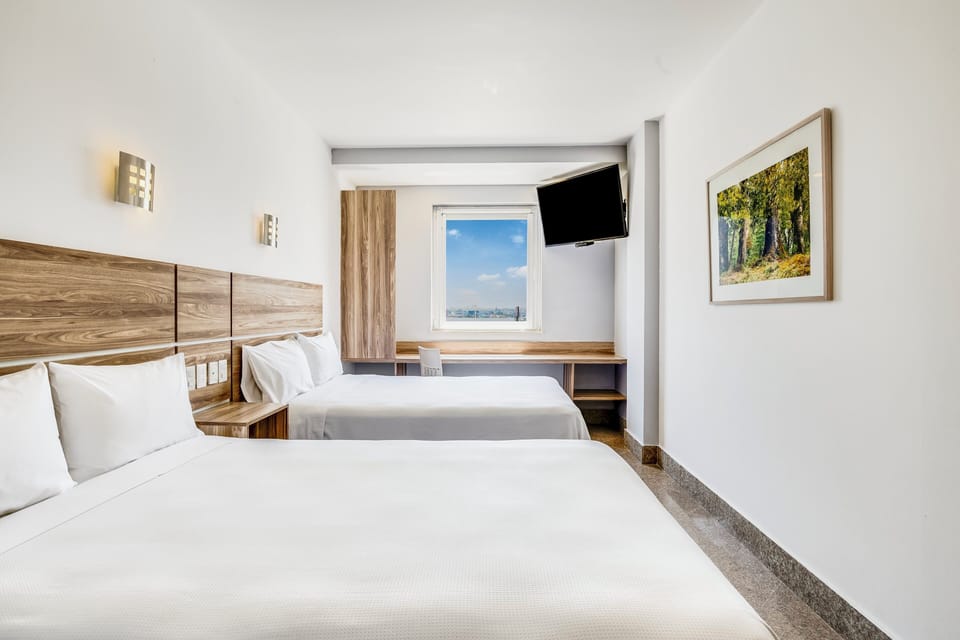 Superior Room | In-room safe, desk, free WiFi, bed sheets