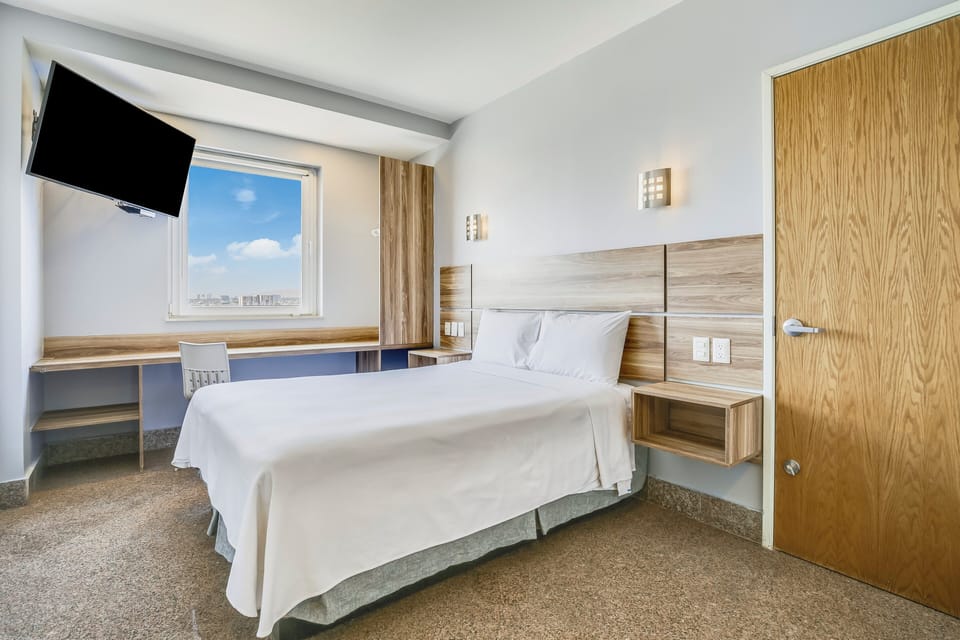 Standard Room | City view