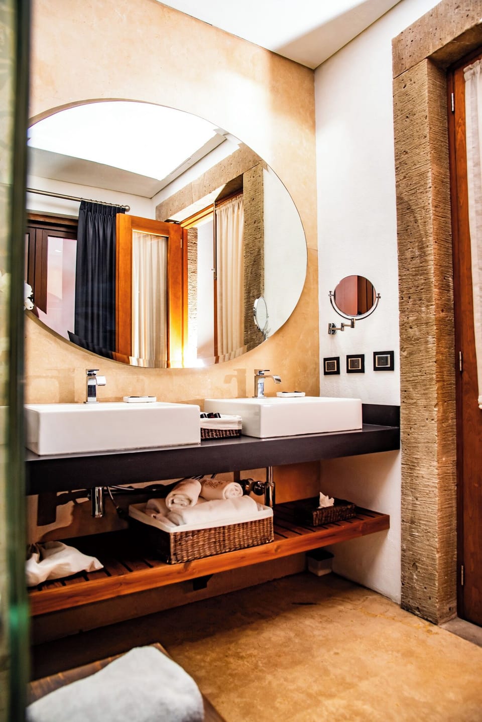 Master Suite | Bathroom | Shower, rainfall showerhead, designer toiletries, hair dryer