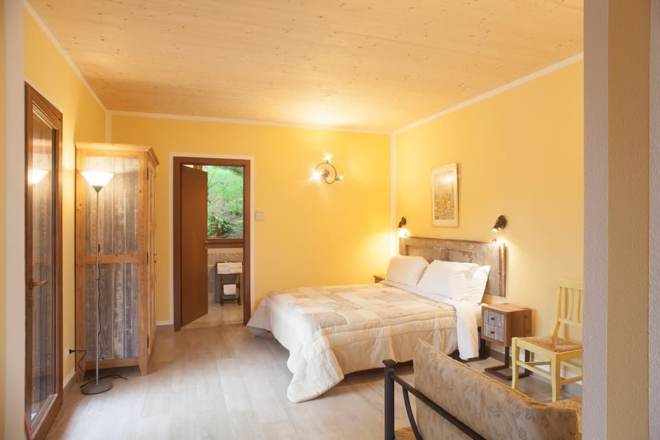 Studio | Minibar, desk, iron/ironing board, free WiFi