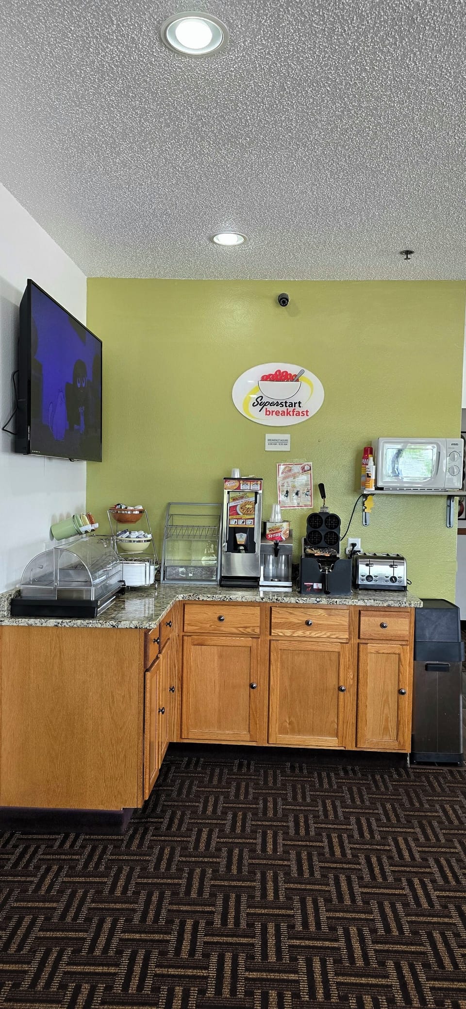 Free daily continental breakfast