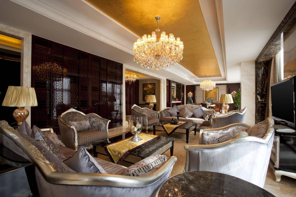 Presidential Suite, 1 Double Bed, City View | Minibar, in-room safe, desk, blackout drapes
